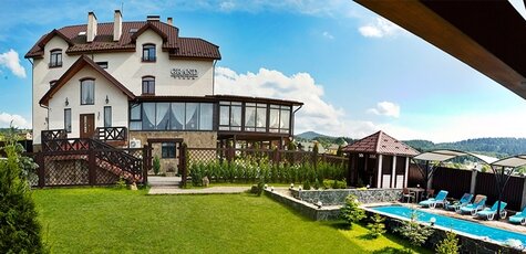 От 3 дней летом в отеле «Villa Grand» в Сходнице