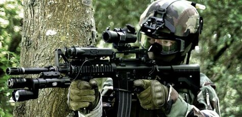 Игра в лазертаг в клубе «Feliz Muerte War CLUB»