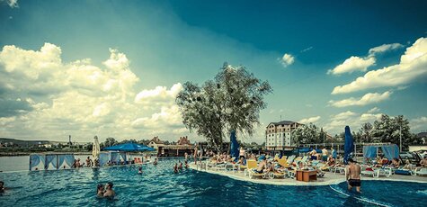 Входной билет к бассейну в «Biruza Beach Club»