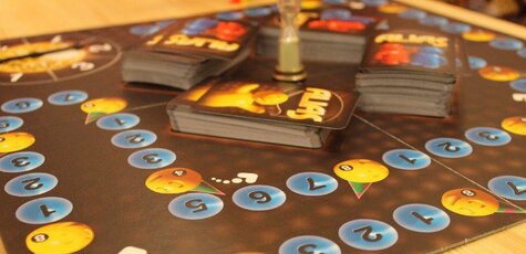Целый день игры в настольные игры в «Hollywood»