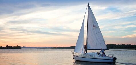 Скидка до 42% на прогулку на яхте в «Yacht Points»