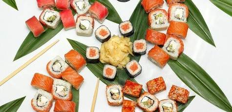 Скидка 50% на сеты в суши-баре «Sushi N Rolls»
