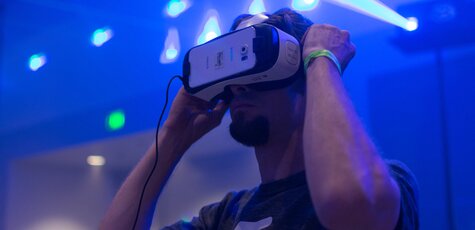 Скидка 50% на игры PlayStation VR в «CosmoStrike»