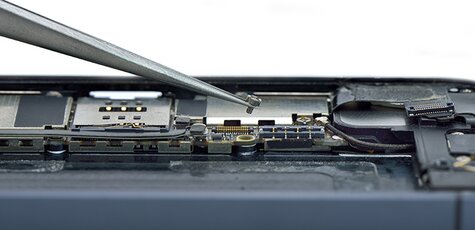 Заміна передньої камери для iPhone 4/4S 