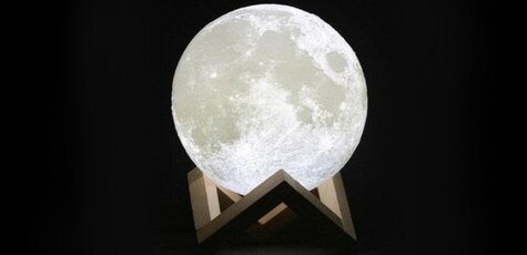 Скидка 28% на настольный ночник 3D Moon Lamp