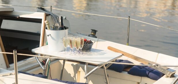 https://cdn1.pokupon.ua/uploaded/new_campaign_pictures/617498/data/main620x292/Valhalla_Yacht_Fun_new_%284%29.jpg?1565244560