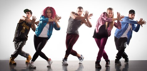 До 8 занятий танцами в «Wolf dance school»