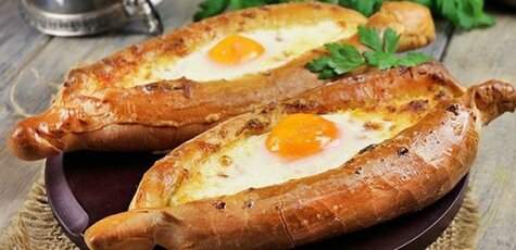 2 хачапури в ресторане «Куме Генацвале»