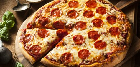 Скидка 50% на пиццу и напитки в «Good food №1»