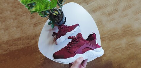 Скидка 40% на обувь Nike Huarache 