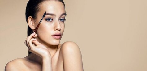 Коррекция и долговременное окрашивание бровей