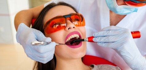 Скидка 60% на профессиональное отбеливание зубов