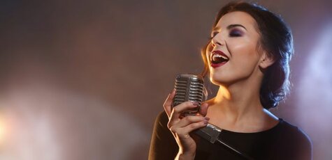 Занятия по вокалу в студии «AP Vocal Studio»