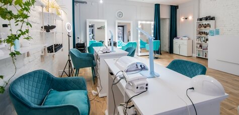 Маникюр, покрытие гель-лаком в салоне «Beautygate»