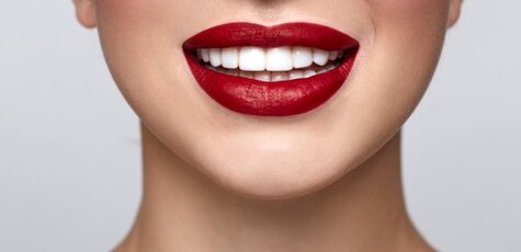 Скидка 68% на отбеливание зубов «Magic Smile»