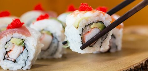 Скидка 50% на все меню кухни от «SushiMax»