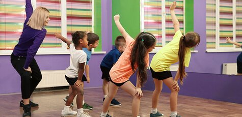 8 занятий гимнастикой,Hip-Hop или Aerostretching 