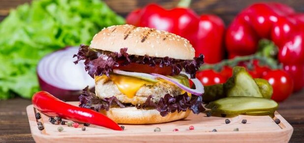 https://cdn1.pokupon.ua/uploaded/new_campaign_pictures/661681/data/main620x292/chikenburger-700x467.jpg?1578480333