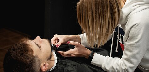 Стрижка, коррекция бороды в «BarberShop 99»