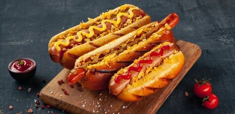 Скидка 50% на бургеры и хот-доги в кафе «Salsus»