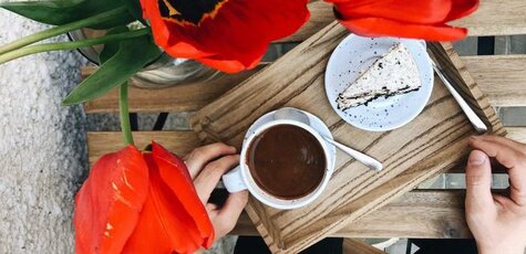 Up to 50% discount on desserts, coffee and tea