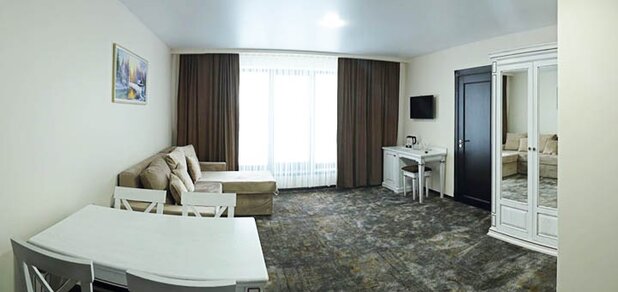 https://cdn1.pokupon.ua/uploaded/new_campaign_pictures/669665/data/main620x292/00026101-Panorama-1170x670.jpg?1580459497