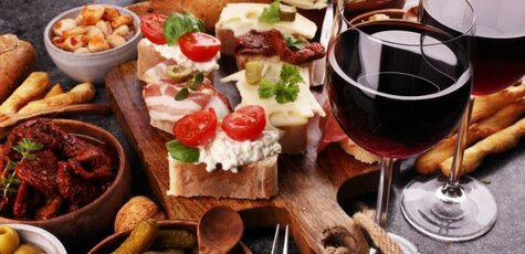 Cырная или мясная тарелка в «Gastro Teatro»