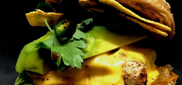 

Скидка 50% на все меню кухни в «Burger streets»