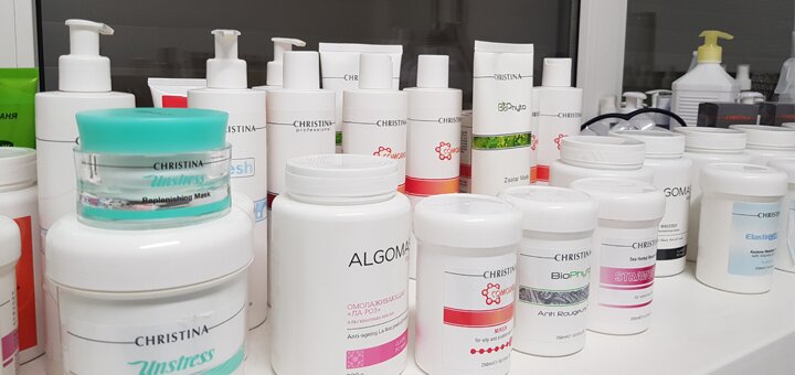 

Чистка лица с маской в салоне «Vual’ cosmetology»