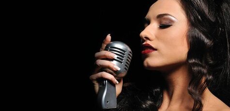 До 12 онлайн-занятий вокалом от «Engamusic»