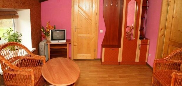 https://cdn1.pokupon.ua/uploaded/new_campaign_pictures/687539/data/main620x292/Hotel-Mlyn-photos-Room_%285%29.jpg?1588235276