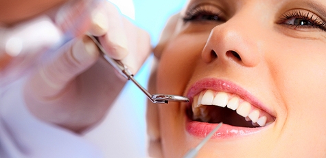 Caries treatment with filling in «Gradia»
