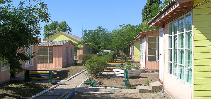 https://cdn1.pokupon.ua/uploaded/new_campaign_pictures/700206/data/main720x340/letnie-domiki-5.jpg?1592562512
