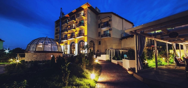 https://cdn1.pokupon.ua/uploaded/new_campaign_pictures/704684/data/main620x292/otel-tustan-shodnica-120200707-6273-1ffdqjd.jpg?1594111361