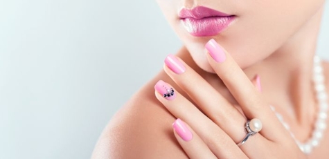 Маникюр и педикюр с покрытием в «Sbeauty»