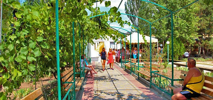 https://cdn1.pokupon.ua/uploaded/new_campaign_pictures/706106/data/main720x340/foto-koblevo-stolovaya-baza.jpg?1594390405