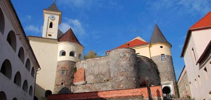 https://cdn1.pokupon.ua/uploaded/new_campaign_pictures/707125/data/main720x340/24.jpg?1594825174