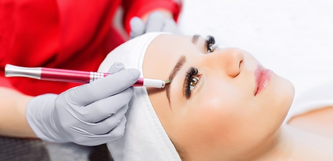 Макияж бровей, век и губ в «Astoria Beauty & Spa»