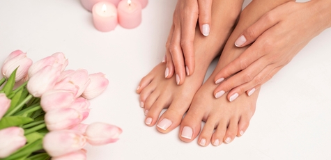 Маникюр и педикюр в «Nails room by Elena Ustenko»