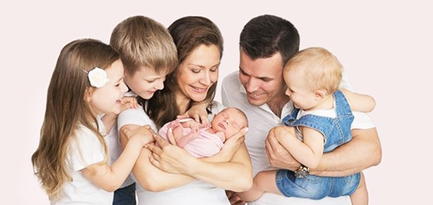 https://cdn1.pokupon.ua/uploaded/new_campaign_pictures/712674/data/main620x292/500-fotobudka_newborn-325252de624bc65d0ec4e0e6e845ad32.jpg?1596806720