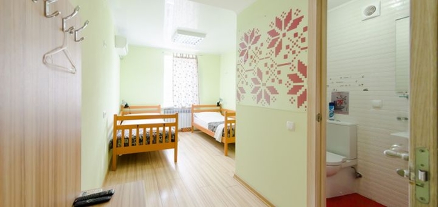 https://cdn1.pokupon.ua/uploaded/new_campaign_pictures/714631/data/main620x292/room-slide-veselka-tween-toilet-02.jpg?1597739718