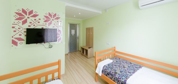 https://cdn1.pokupon.ua/uploaded/new_campaign_pictures/714632/data/main720x340/room-slide-veselka-tween-toilet-01.jpg?1597739718