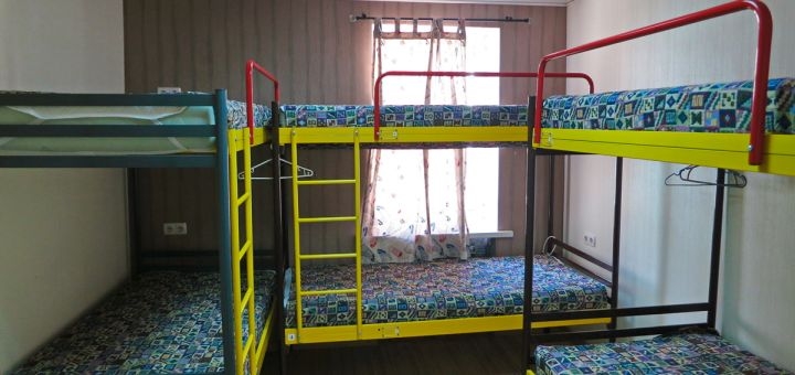 https://cdn1.pokupon.ua/uploaded/new_campaign_pictures/714638/data/main720x340/room-slide-veselka-6bed-01.jpg?1597739719