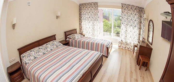 https://cdn1.pokupon.ua/uploaded/new_campaign_pictures/715109/data/main720x340/triple_room.jpg?1597851627