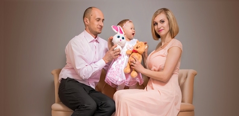 Студійна сімейна або дитяча фотосесія в «TJ»