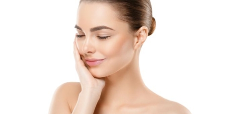 Up to 3 sessions of ultrasonic face cleaning