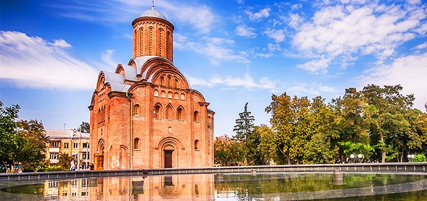 https://cdn1.pokupon.ua/uploaded/new_campaign_pictures/725256/data/main620x292/chernigiv-pyatnicka-cerkva-2.jpg?1601629095