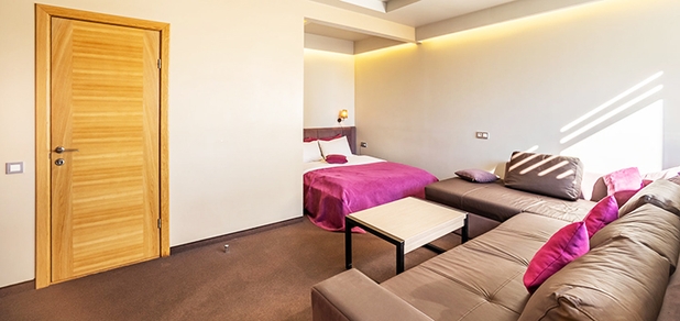https://cdn1.pokupon.ua/uploaded/new_campaign_pictures/726145/data/main620x292/peoplehotel-06-2493.jpg?1601969203