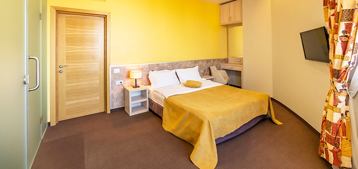 https://cdn1.pokupon.ua/uploaded/new_campaign_pictures/726149/data/main720x340/peoplehotel-10-2591.jpg?1601969204