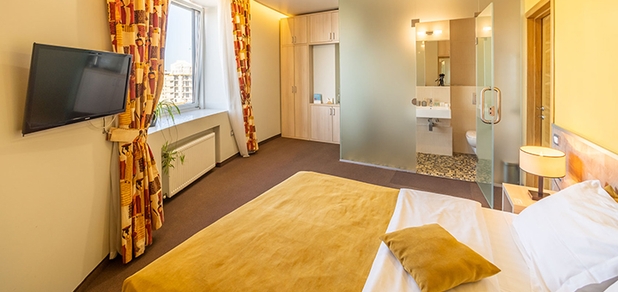 https://cdn1.pokupon.ua/uploaded/new_campaign_pictures/726150/data/main620x292/peoplehotel-11-2600.jpg?1601969204